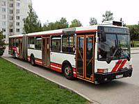 Brezová pod Bradlom: autobus DPB