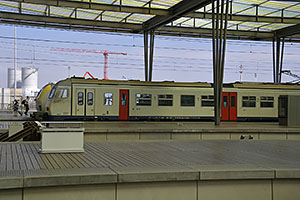 Oostende: elektrická jednotka SNCB trieda 80 #337, 14.8.2024 Oostende