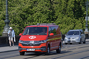 Praha: technická pohotovosť Volkswagen Multivan T6.1 4Motion, 29.5.2023 MHD Praha