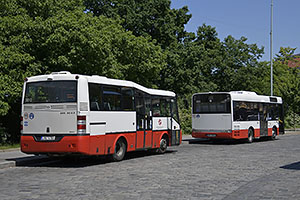 Praha: SOR BN 8,5 #2013 a Solaris Urbino 8,9 LE #2034, 29.5.2023 MHD Praha