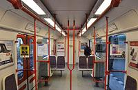 Praha: 81-71M na linke A, 22.11.2017 MHD Praha