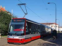 Praha: Škoda 15T počas testov, Pankrác, 10.10.2010 MHD Praha