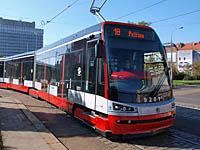Praha: Škoda 15T počas testov, 10.10.2010 MHD Praha