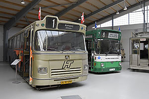 Jystrup: Sporvejsmuseet Skjoldenæsholm, Leyland-DAB #HT 428 (Hovedstadsområdets Trafikselskab) z roku 1969, Leyland-DAB Scania N 112 #TAK 1167 (Tallinna Autobussikoondiis) z roku 1984, 24.7.2022 Sporvejsmuseet