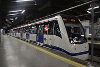 Madrid: úzke metro CAF série 3000 - Boa, 9.3.2016 Madrid