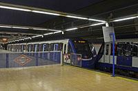 Madrid: široké metro AnsaldoBreda série 9000, Estadio Olímpico, 13.3.2016 Madrid