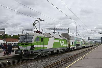 Turku: VR SR3 3319, Siemens Vectron na čele vlaku Turku - Helsinki, 9.6.2022 Turku