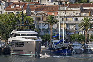 Makarska: prístav, jachta Gisa, 25.7.2024 Makarska