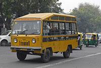 Dilli: Mahindra Maxi cab, 13.3.2015 Dilli