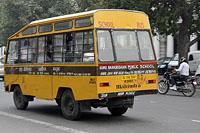 Dilli: Mahindra Maxi cab, 13.3.2015 Dilli