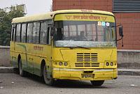 Dilli: poštový autobus, 13.3.2015 Dilli