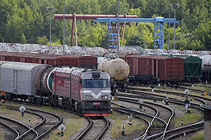 Daugaupils: LDZ Cargo, lokomotíva 2M62UM-0004 z roku 1987, modernizovaná v CZ LOKO v roku 2017, 10.7.2022 Daugaupils