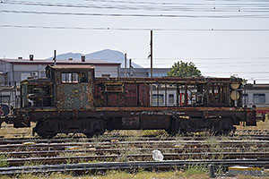Podgorica: skelet lokomotívy Đuro Đaković DEL-825G z roku 1965 #642-174 MonteCargo, 19.8.2021 Cierna Hora