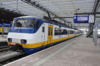 Rotterdam: Sprinter SGMm (Talbot) série 2100, 3.4.2017 vlaky v Holandsku