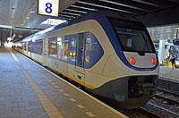 Haag: NS Sprinter Lighttrain série 2600 (Siemens), 2.4.2017 vlaky v Holandsku