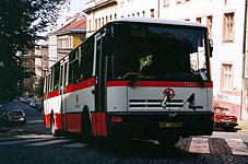 Praha: Karosa B 931.1675 e.c. 7346 ako nahradna doprava X5 na ulici Rajska zahrada (vrchni prchni), 6.8.2004 MHD Praha