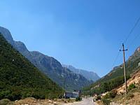 Albánsko: cesta SH75 medzi Këlcyrë a Tepelenë, 21.8.2012 Albansko