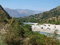 Albánsko: cesta SH75 medzi Këlcyrë a Tepelenë, 21.8.2012 Albansko