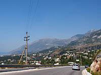 Albánsko: cesta SH8 Sarandë - Vlorë, 23.8.2012 Albansko