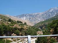 Albánsko: cesta SH8 Sarandë - Vlorë, 23.8.2012 Albansko