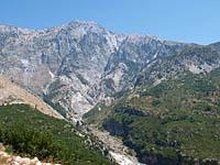 Albánsko: cesta SH8 Sarandë - Vlorë, 23.8.2012 Albansko