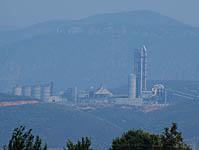 Albánsko: továreň vo Fushë-Krujë, pri SH1, 24.8.2012 Albansko