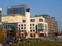 Bratislava: socha leva a Štefánika, Eurovea, 30.10.2010 Bratislava