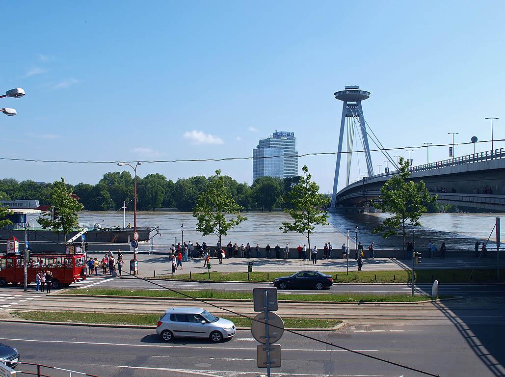 Bratislava: vysoký Dunaj, 7.6.2013 Bratislava