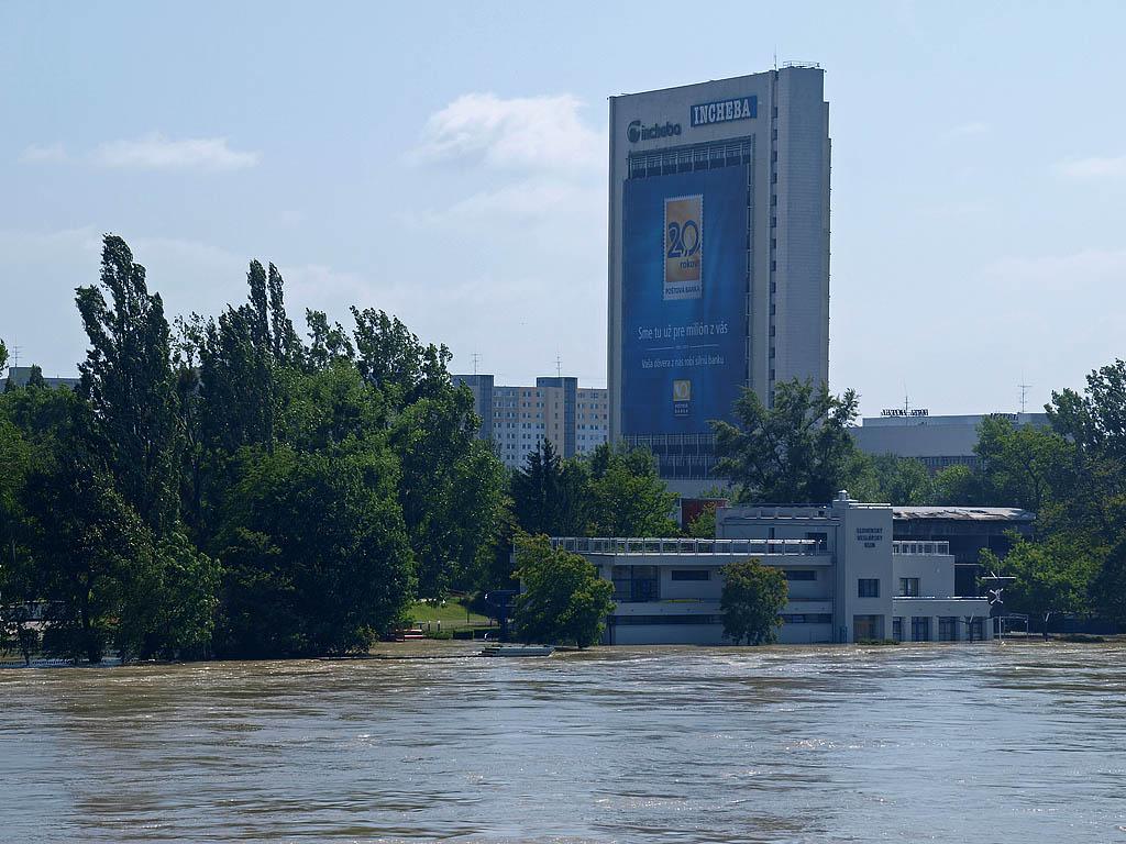 Bratislava: vysoký Dunaj, 7.6.2013 Bratislava