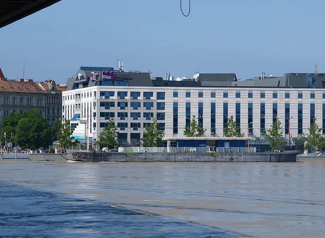 Bratislava: vysoký Dunaj, 7.6.2013 Bratislava