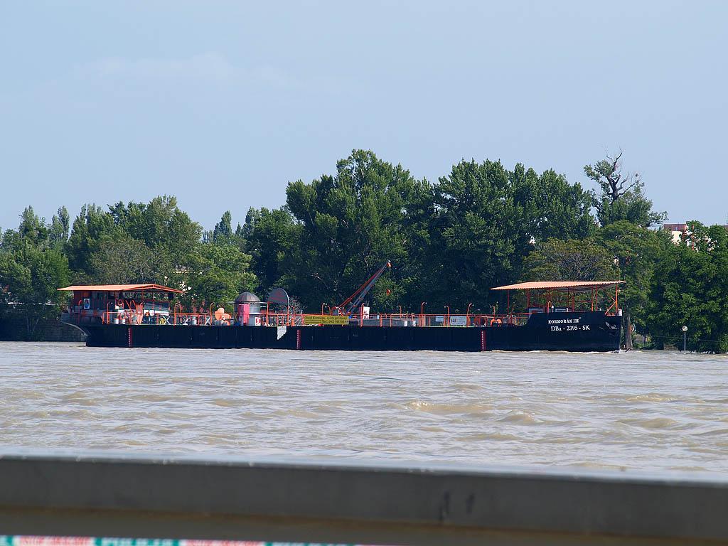 Bratislava: vysoký Dunaj, 7.6.2013 Bratislava