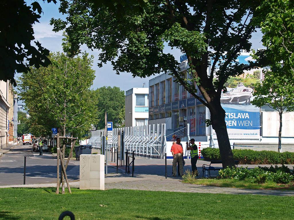 Bratislava: vysoký Dunaj, 7.6.2013 Bratislava