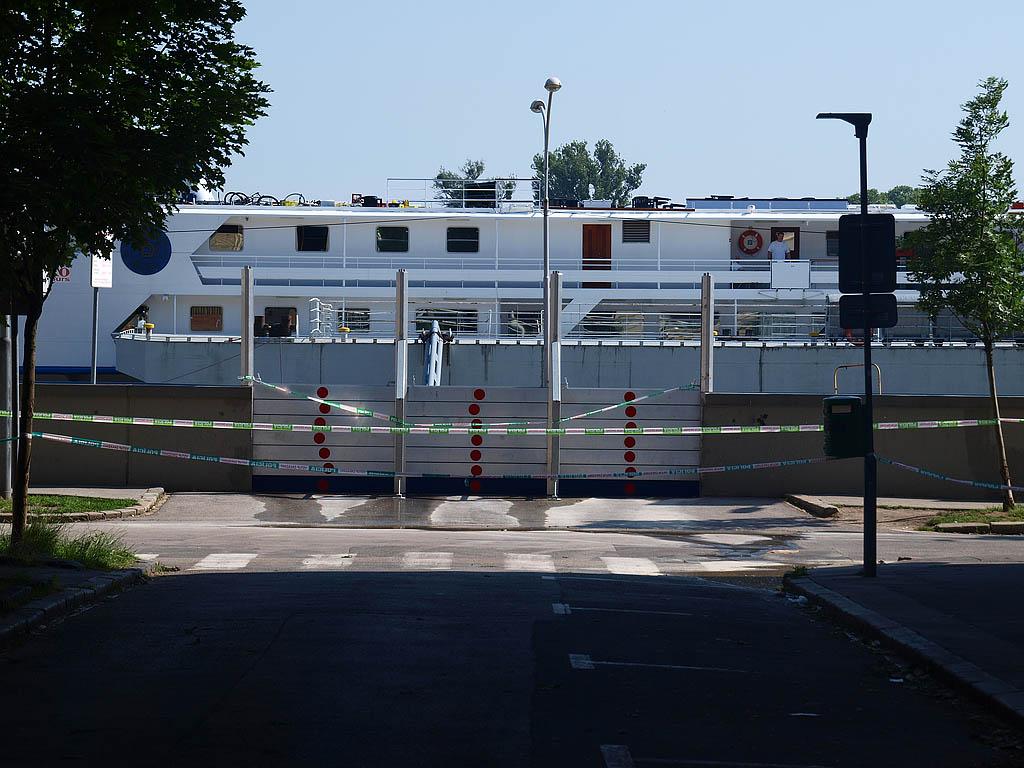 Bratislava: vysoký Dunaj, 7.6.2013 Bratislava