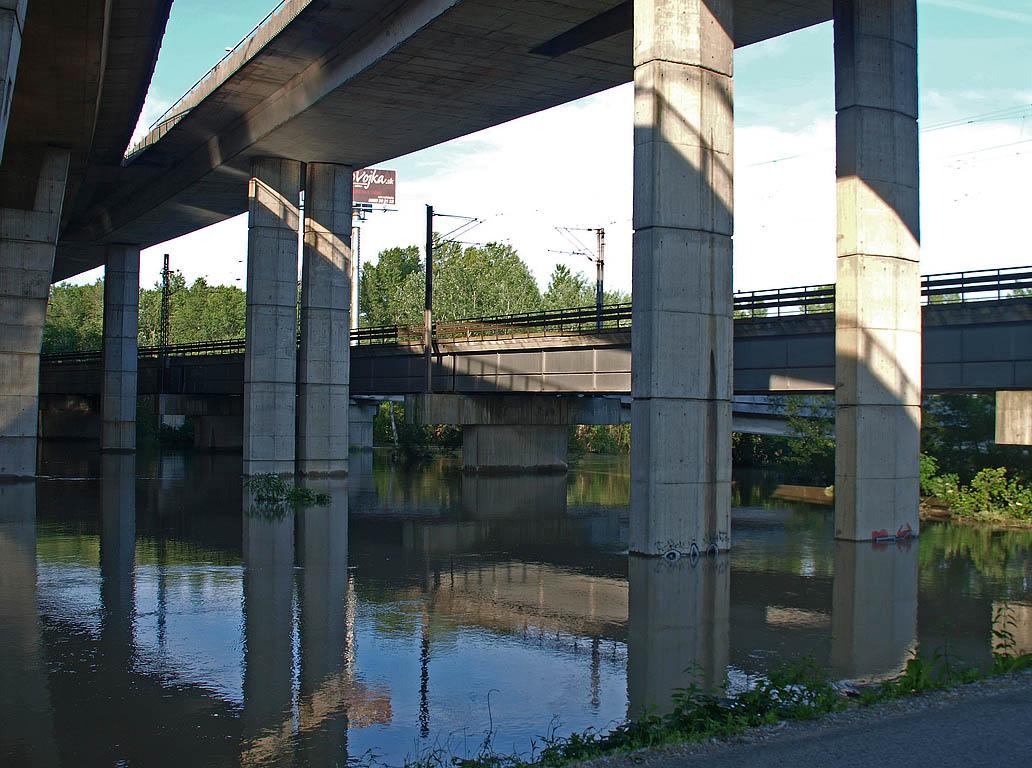 Bratislava: vysoký Dunaj, 7.6.2013 Bratislava