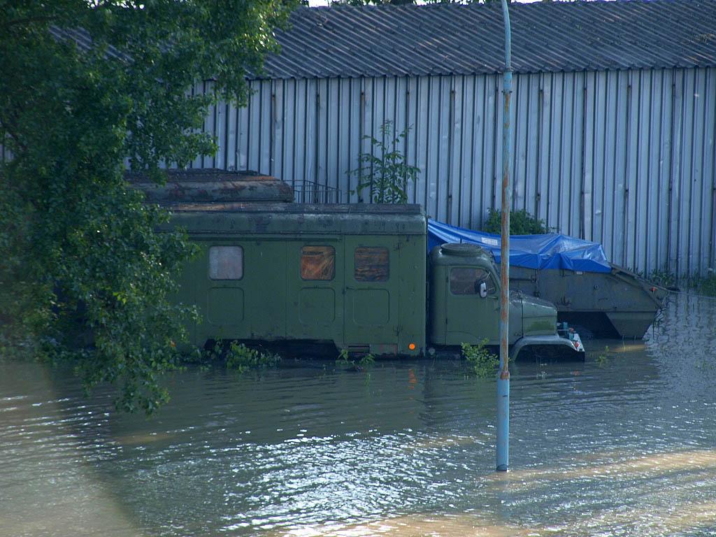 Bratislava: vysoký Dunaj, 7.6.2013 Bratislava