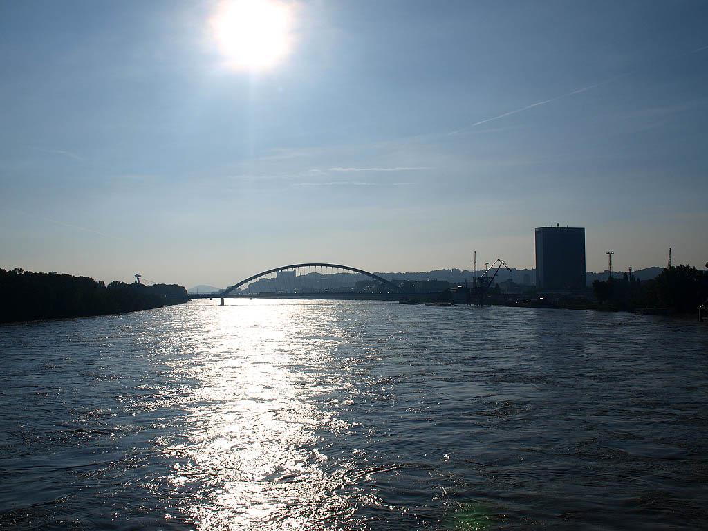 Bratislava: vysoký Dunaj, 7.6.2013 Bratislava