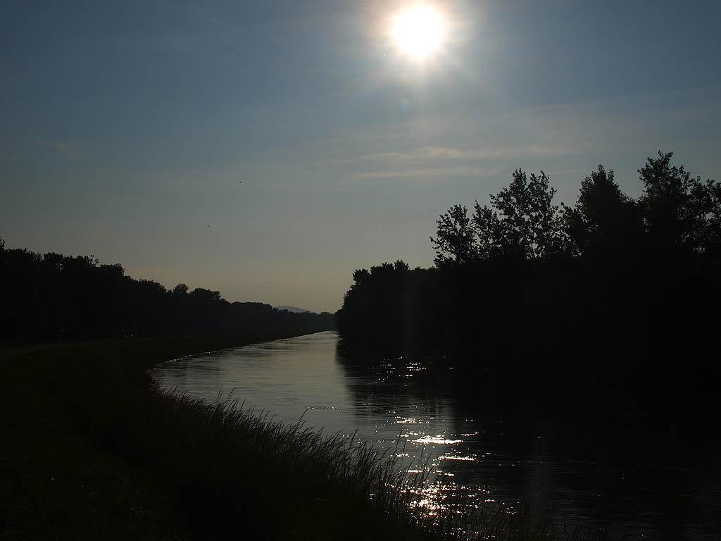 Bratislava: vysoký Dunaj, 7.6.2013 Bratislava