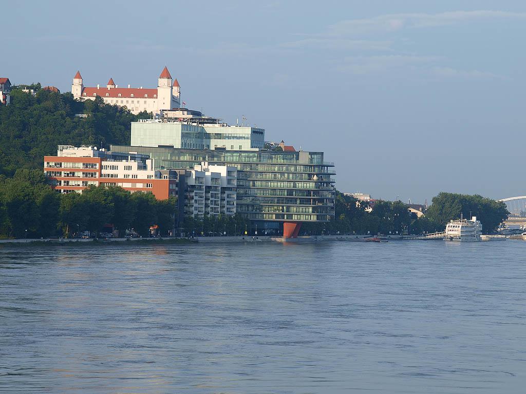 Bratislava: vysoký Dunaj, 7.6.2013 Bratislava