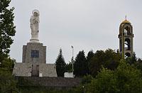 Chaskovo: momument sv. Bohorodička a zvonica, 9.8.2019 Chaskovo