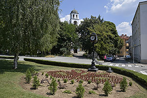 Goce Delčev: Targovska, v pozadí sv. Cyril a Metod a sv. Ilia, 4.8.2023 Goce Delcev