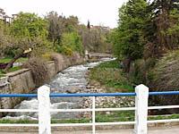 Bulharsko, Sandanski: most cez riecku, 16.4.2006 Bulharsko, Sandanski