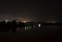 Bratislava: nočný prístav a Slovnaft z Prístavného mosta, 3.8.2018 Bratislava