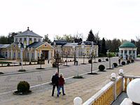Frantiskovy Lazne: Kolonada a Frantiskov pramen, 20.4.2007 Frantiskovy Lazne