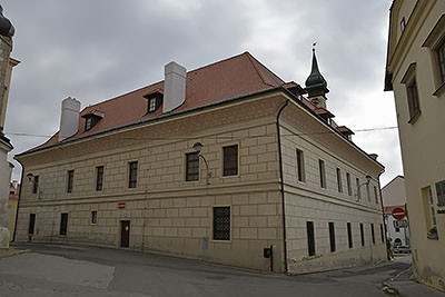 Znojmo: kostel sv. Michala, Jezuitské náměstí, 27.3.2022 Znojmo