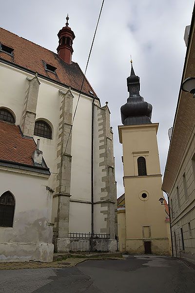 Znojmo: kostel sv. Michala, Jezuitské náměstí, 27.3.2022 Znojmo