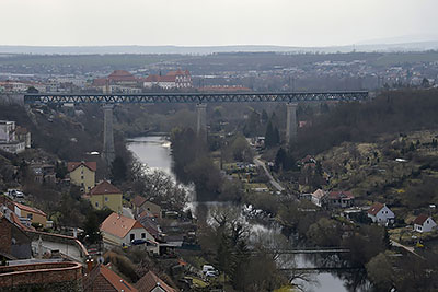 Znojmo: údolie rieky Dyje, železničný viadukt, 27.3.2022 Znojmo