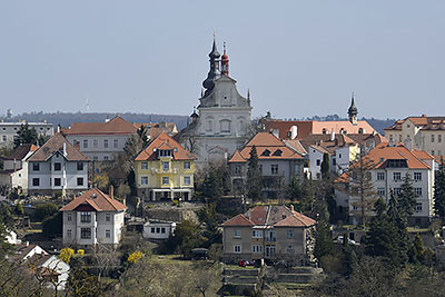 Znojmo: výhľad z Hradišťa, kostel sv. Michala, 27.3.2022 Znojmo