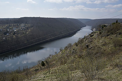 Znojmo: výhľad z Hradišťa, údolie rieky Dyje, 27.3.2022 Znojmo