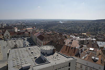 Znojmo: výhľad z radničnej veže, Masarykovo náměstí, 27.3.2022 Znojmo