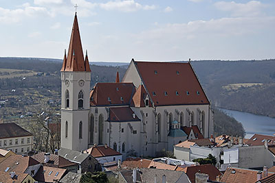 Znojmo: výhľad z radničnej veže, kostel sv. Mikuláše, 27.3.2022 Znojmo